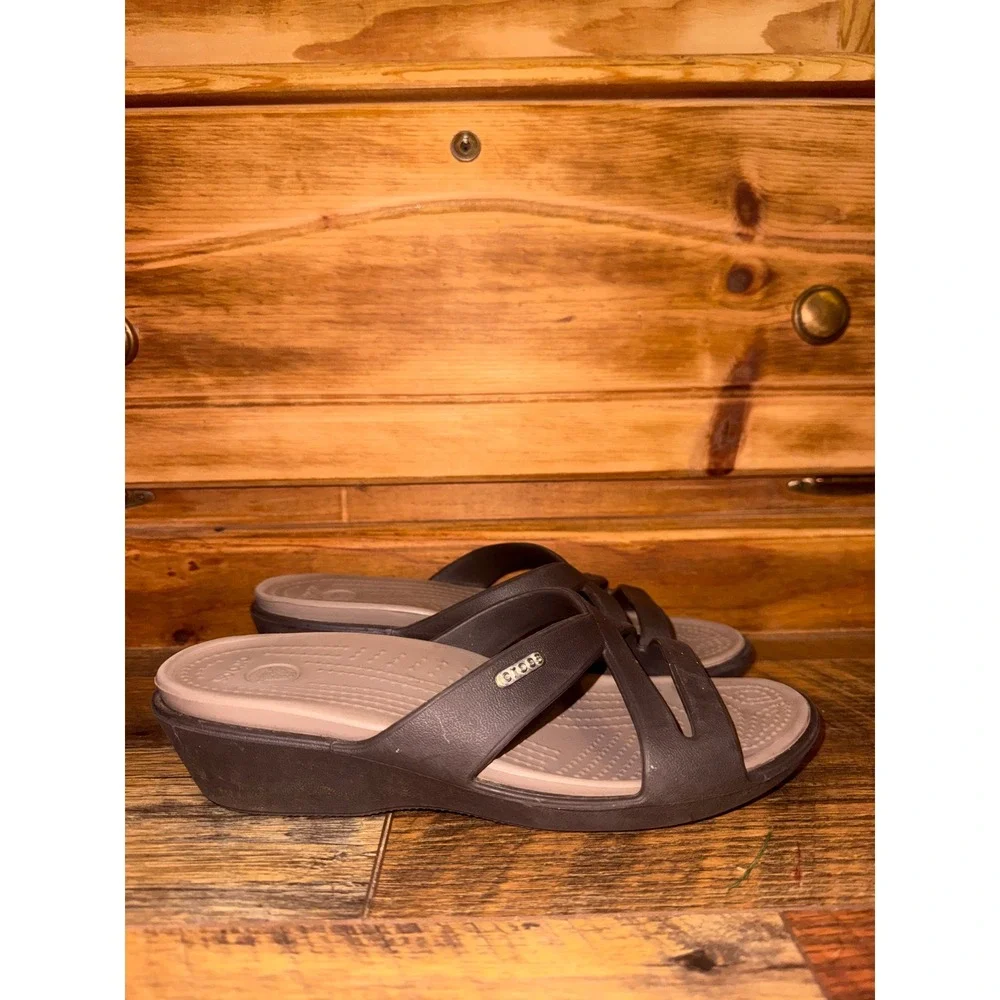 Crocs Women Meleen Cross-Band Wedge Sandals Espresso Brown Size 7 11853